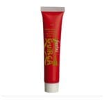 Červený make-up na vodní bázi - pohled zepředu